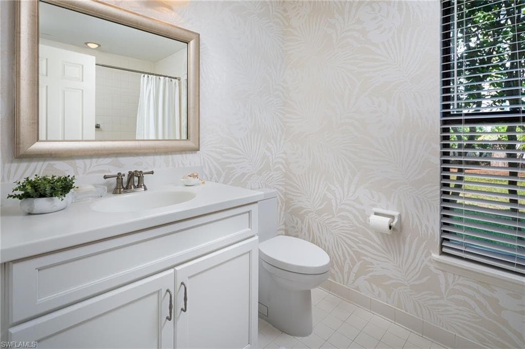 301 Courtside Dr C101, Naples, FL 34105-11