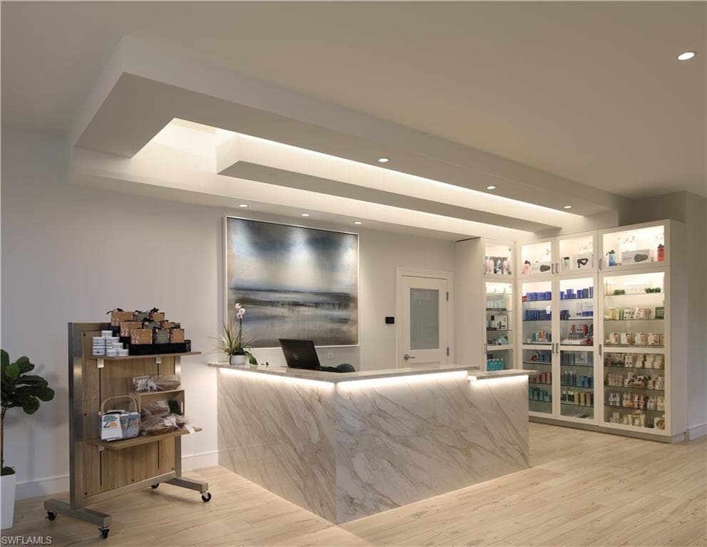 301 Courtside Dr C101, Naples, FL 34105-33