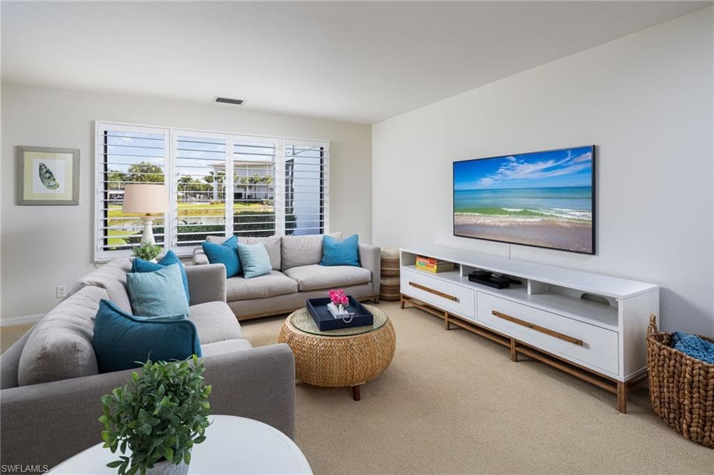 301 Courtside Dr C101, Naples, FL 34105-3