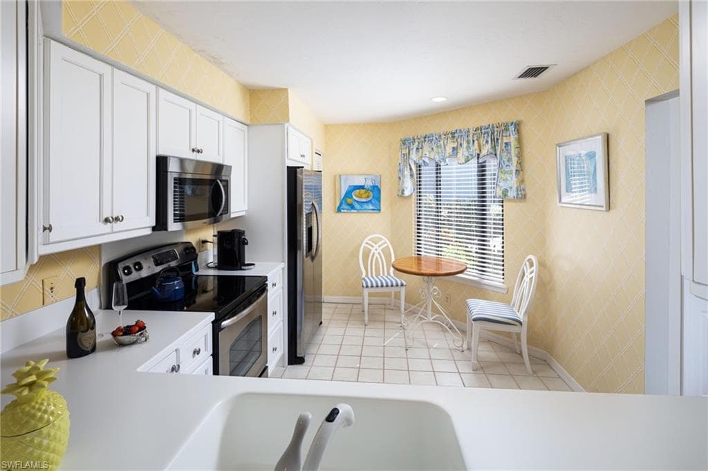 301 Courtside Dr C101, Naples, FL 34105-6