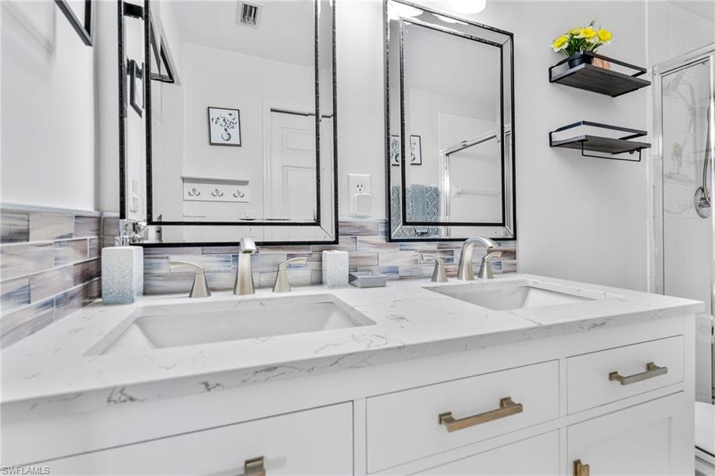 9165 Celeste Dr 3-102, Naples, FL 34113-11