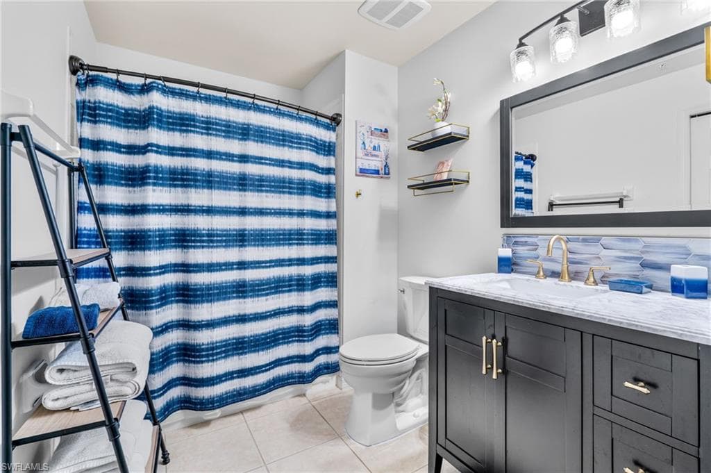 9165 Celeste Dr 3-102, Naples, FL 34113-12