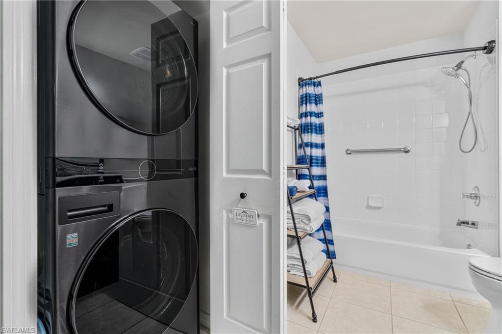 9165 Celeste Dr 3-102, Naples, FL 34113-13