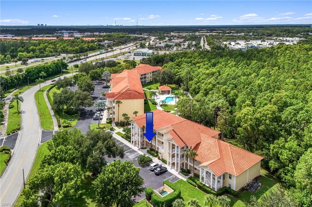 9165 Celeste Dr 3-102, Naples, FL 34113-18