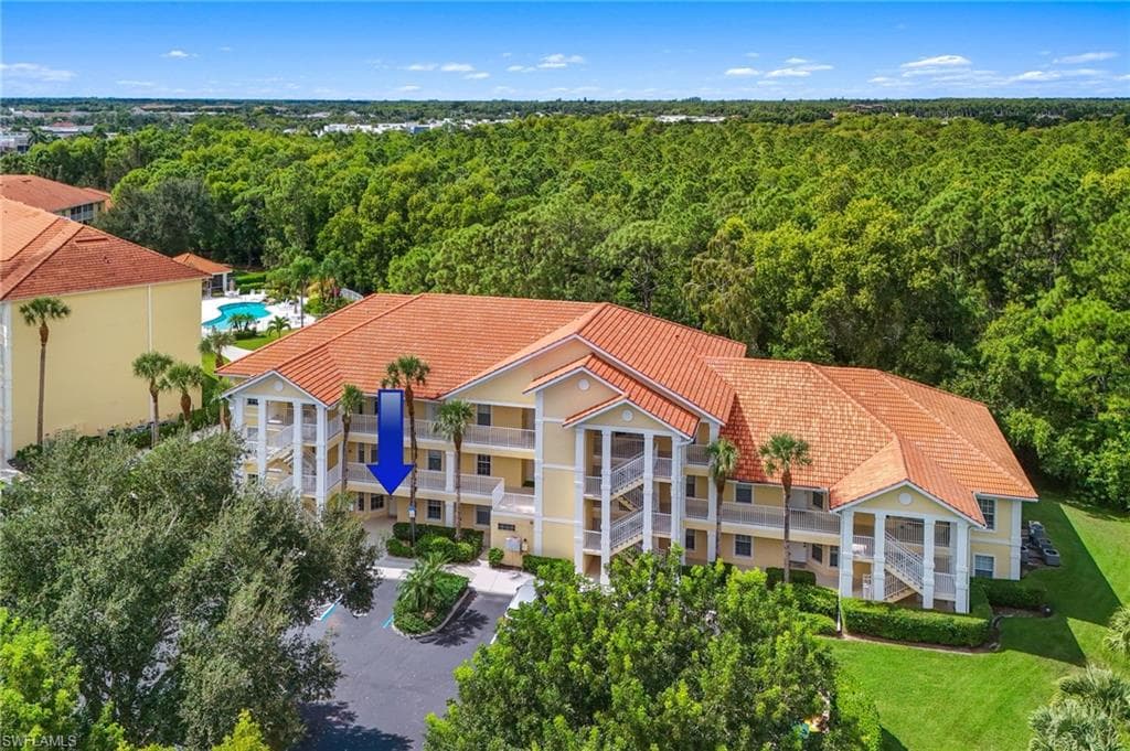 9165 Celeste Dr 3-102, Naples, FL 34113-3