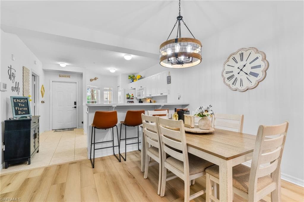 9165 Celeste Dr 3-102, Naples, FL 34113-6