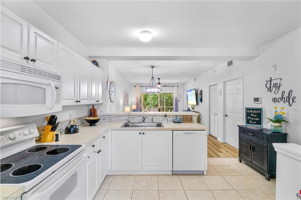 9165 Celeste Dr 3-102, Naples, FL 34113-7