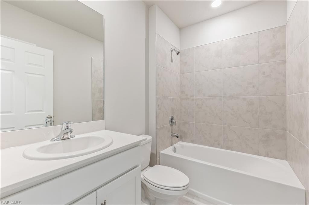 4069 Peaceful River Ln, Fort Myers, FL 33905-15