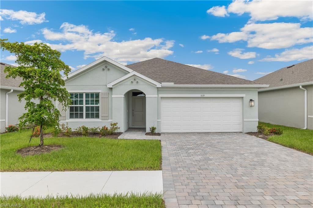 4069 Peaceful River Ln, Fort Myers, FL 33905-1