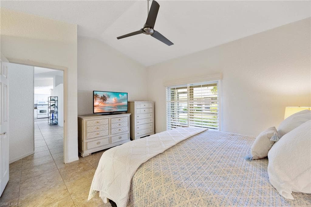 394 Emerald Bay Cir F1, Naples, FL 34110-12