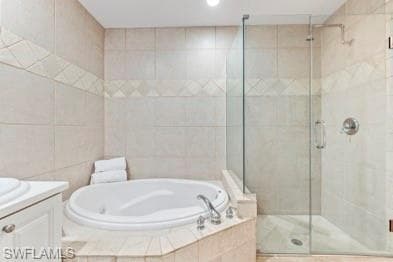 2790 Kings Lake Blvd 202, Naples, FL 34112-18