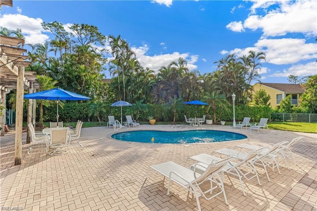 2790 Kings Lake Blvd 202, Naples, FL 34112-26