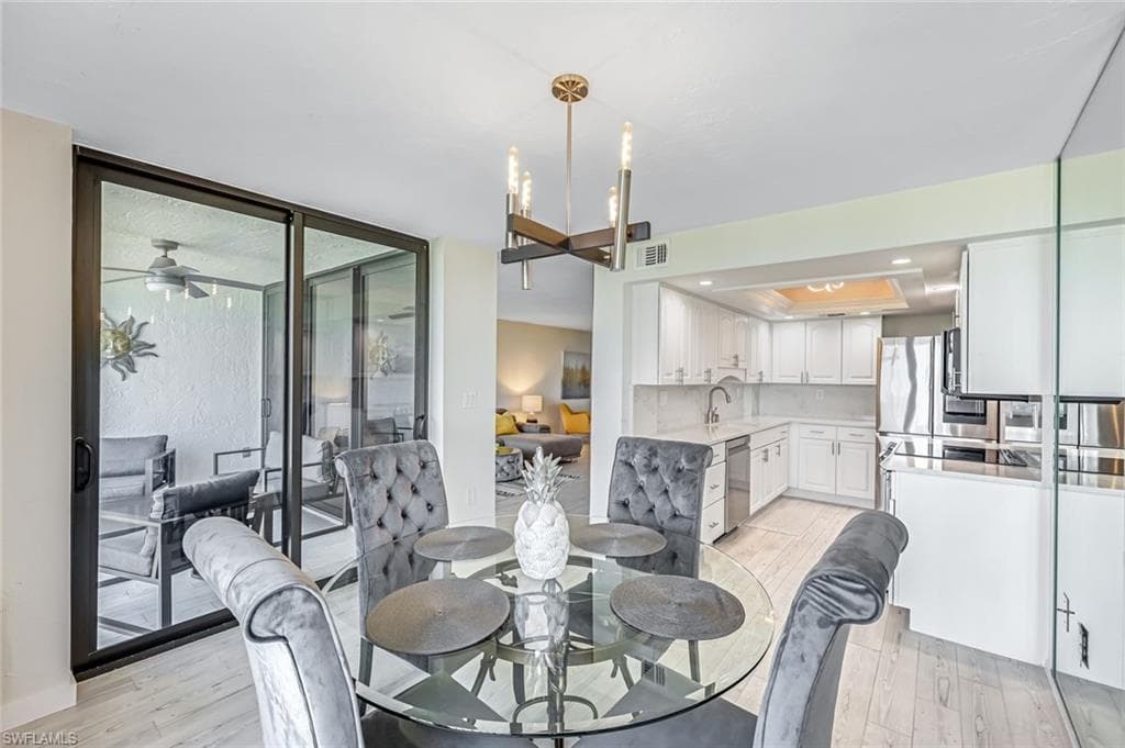 10475 Gulf Shore Dr 112, Naples, FL 34108-11