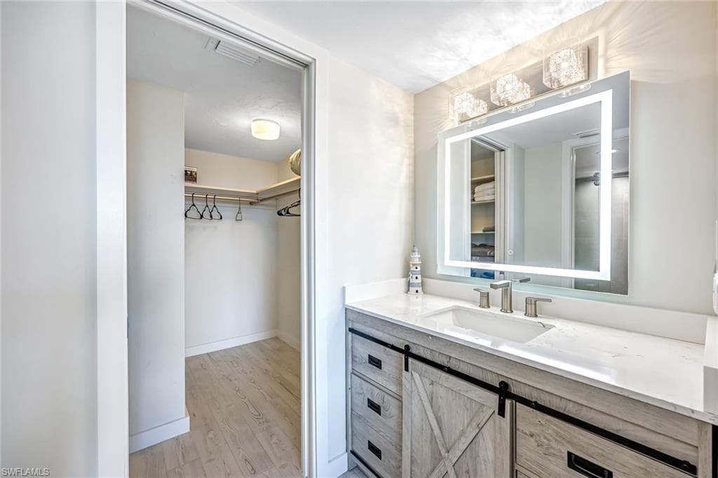 10475 Gulf Shore Dr 112, Naples, FL 34108-14