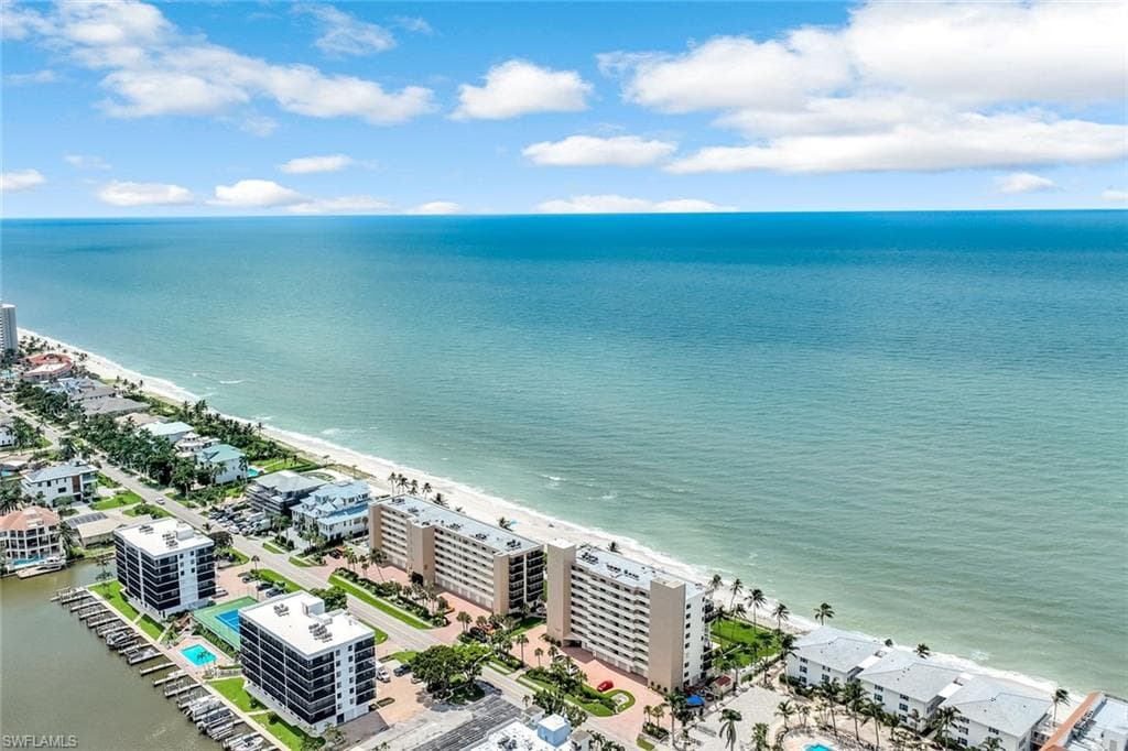 10475 Gulf Shore Dr 112, Naples, FL 34108-23