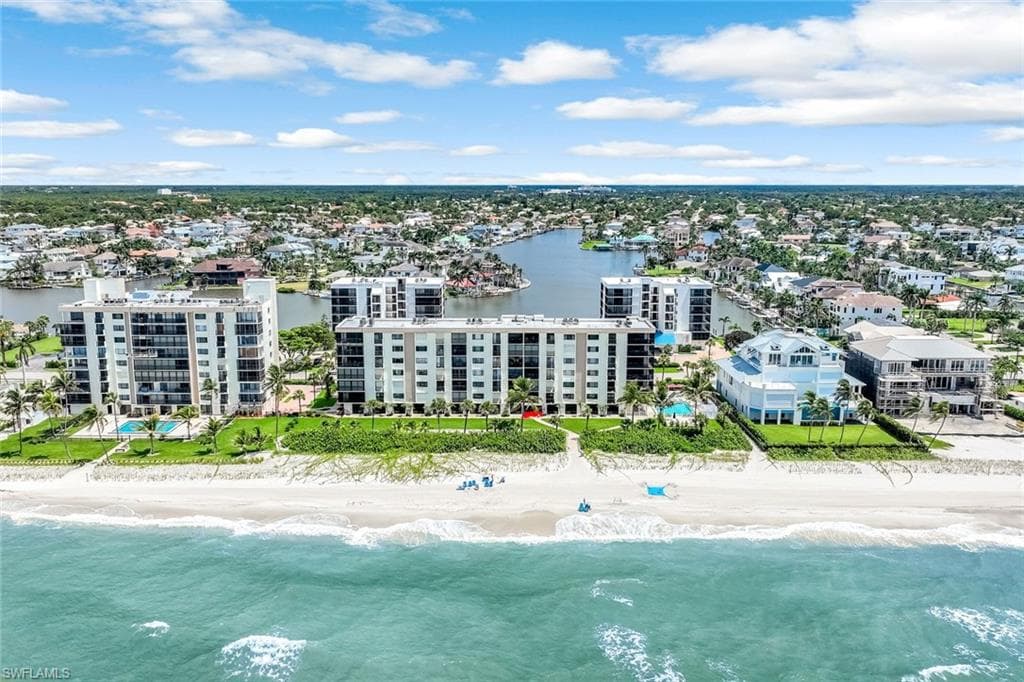 10475 Gulf Shore Dr 112, Naples, FL 34108-24