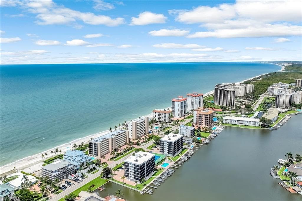 10475 Gulf Shore Dr 112, Naples, FL 34108-25