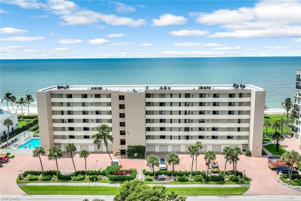 10475 Gulf Shore Dr 112, Naples, FL 34108-26
