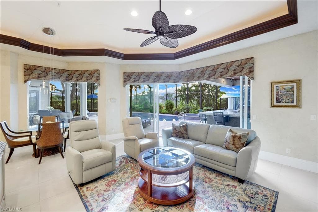 15295 Pembroke Pt, Naples, FL 34110-8