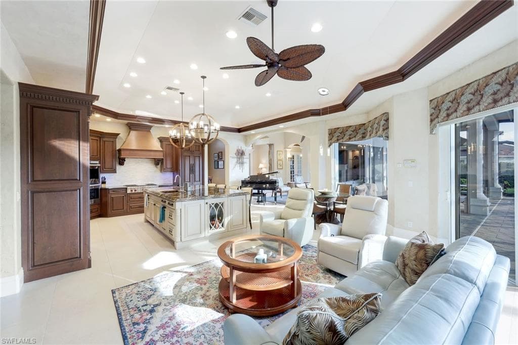 15295 Pembroke Pt, Naples, FL 34110-9