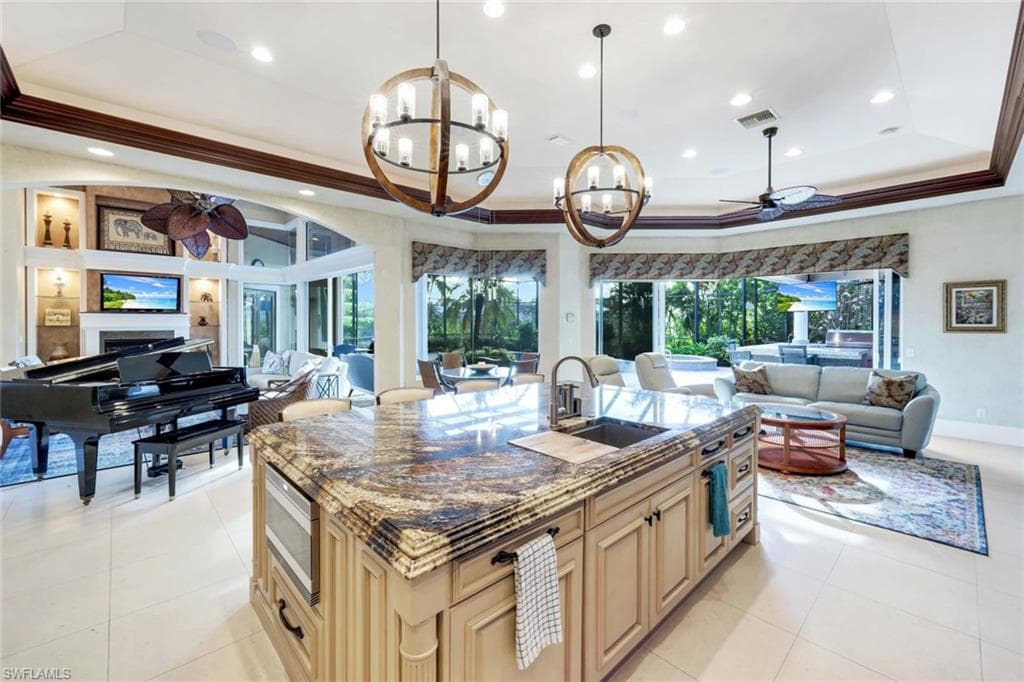 15295 Pembroke Pt, Naples, FL 34110-12