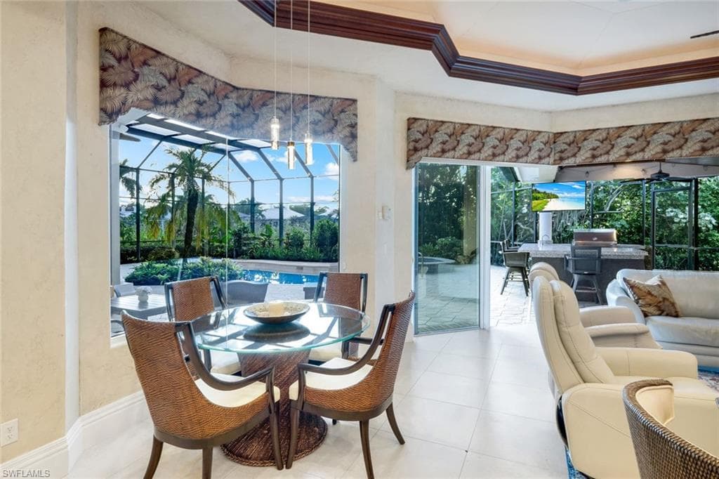 15295 Pembroke Pt, Naples, FL 34110-16