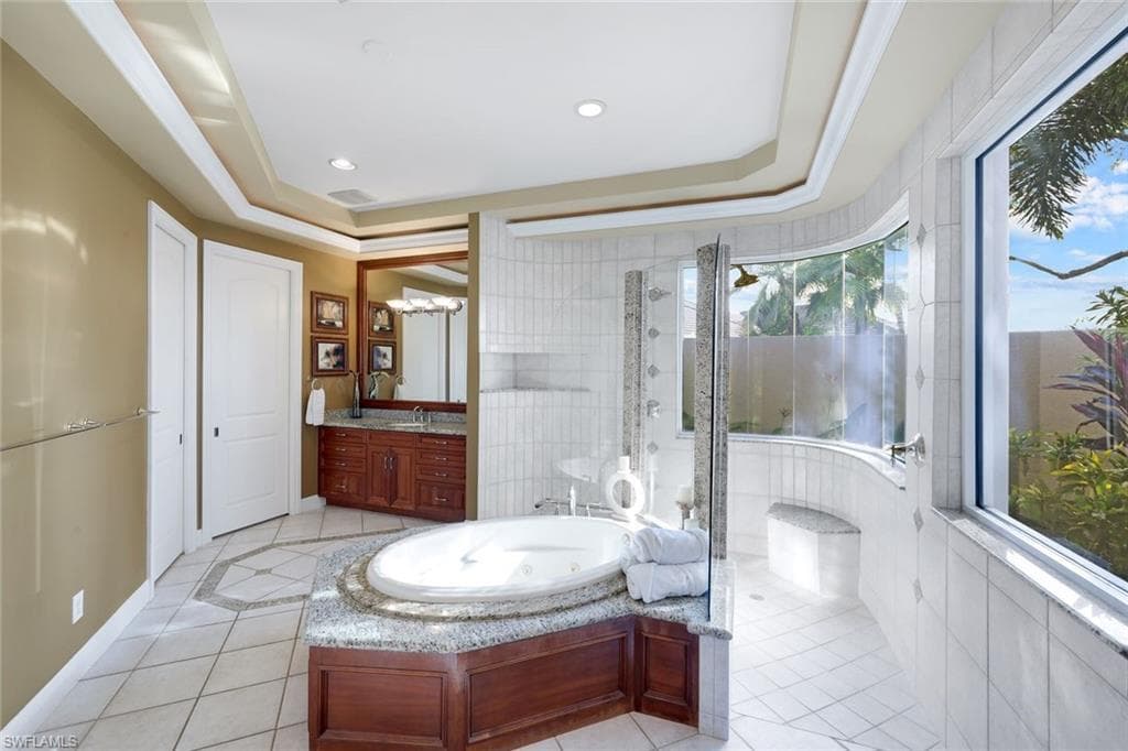 15295 Pembroke Pt, Naples, FL 34110-23