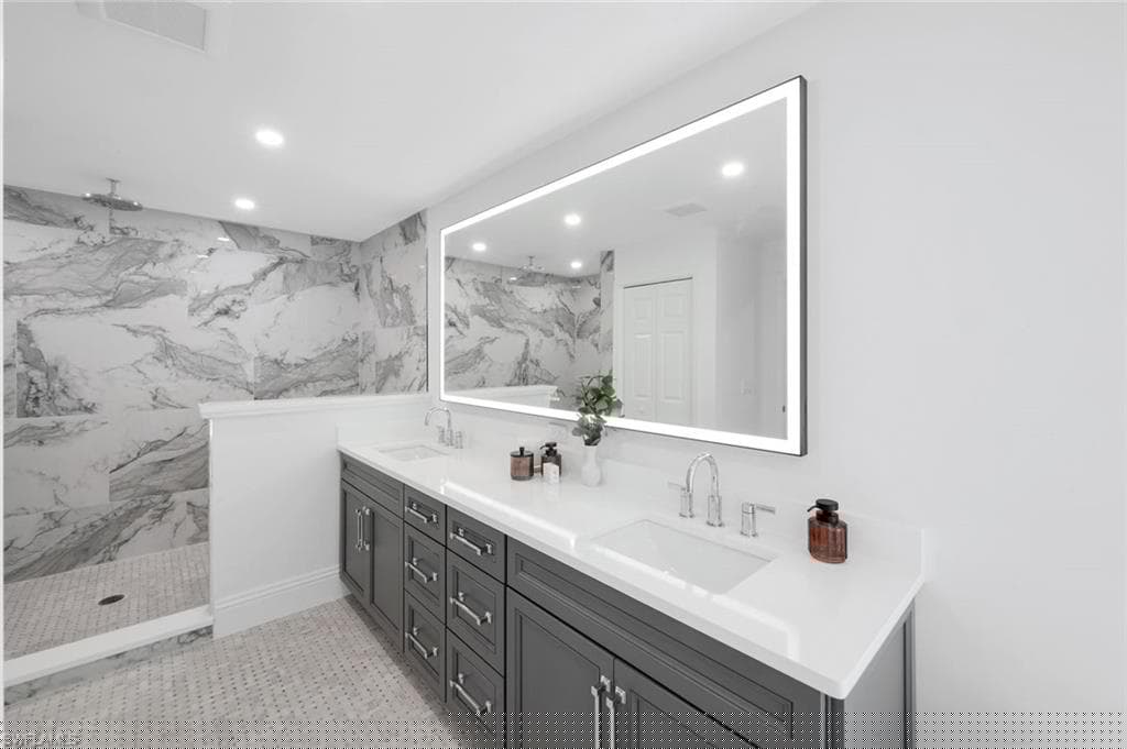 12888 Valewood Dr, Naples, FL 34119-20