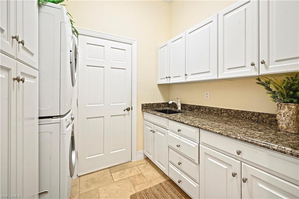 3330 Riviera Lakes Ct, Bonita Springs, FL 34134-30