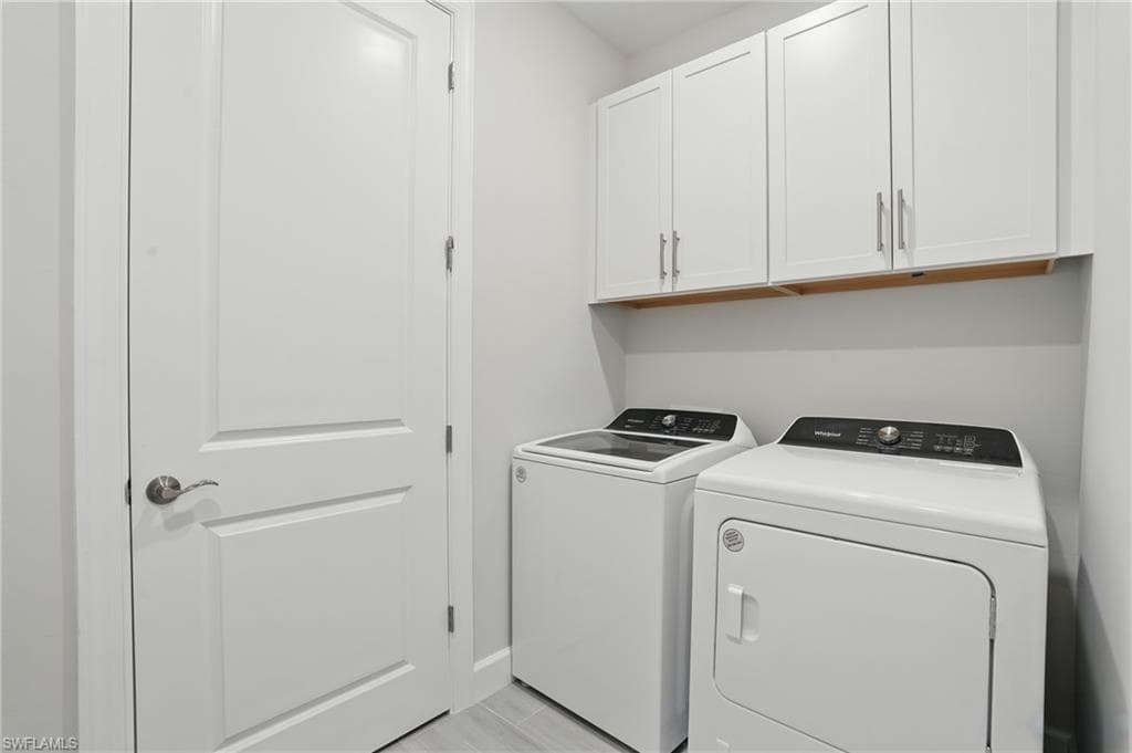 1870 Amador Ct, Naples, FL 34120-30