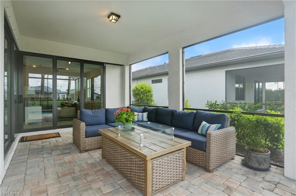 1870 Amador Ct, Naples, FL 34120-31