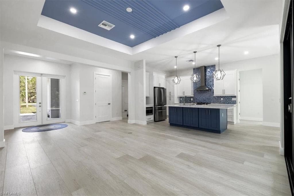 916 22nd Ave NE, Naples, FL 34120-11