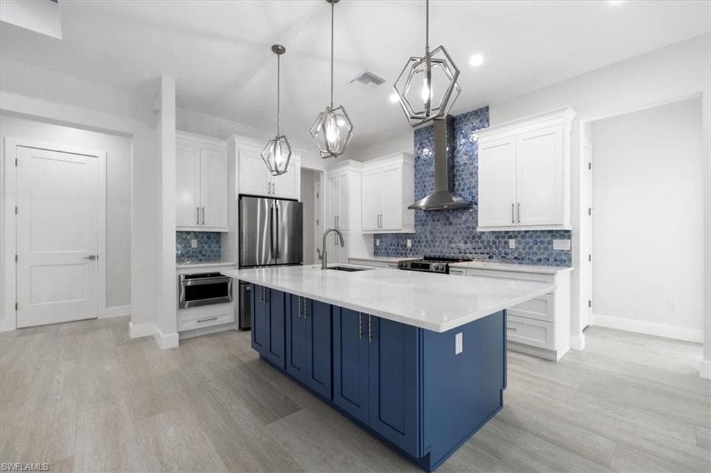 916 22nd Ave NE, Naples, FL 34120-13