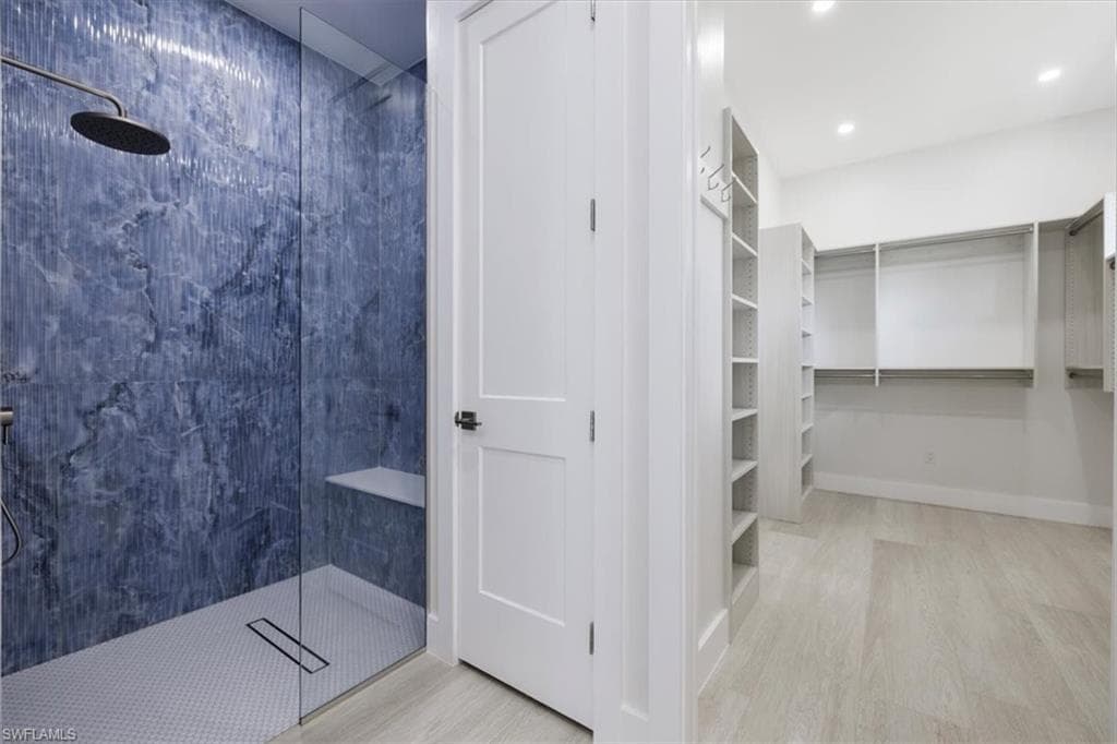 916 22nd Ave NE, Naples, FL 34120-25