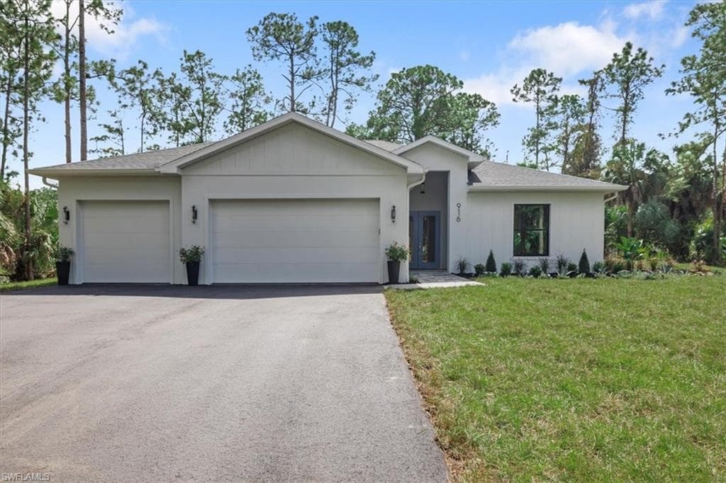 916 22nd Ave NE, Naples, FL 34120-1