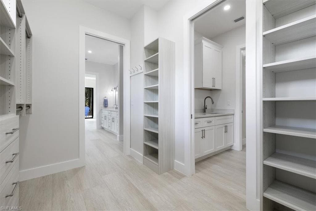 916 22nd Ave NE, Naples, FL 34120-28