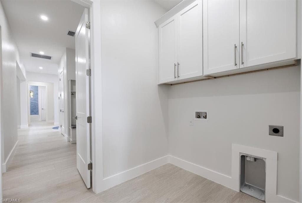 916 22nd Ave NE, Naples, FL 34120-30