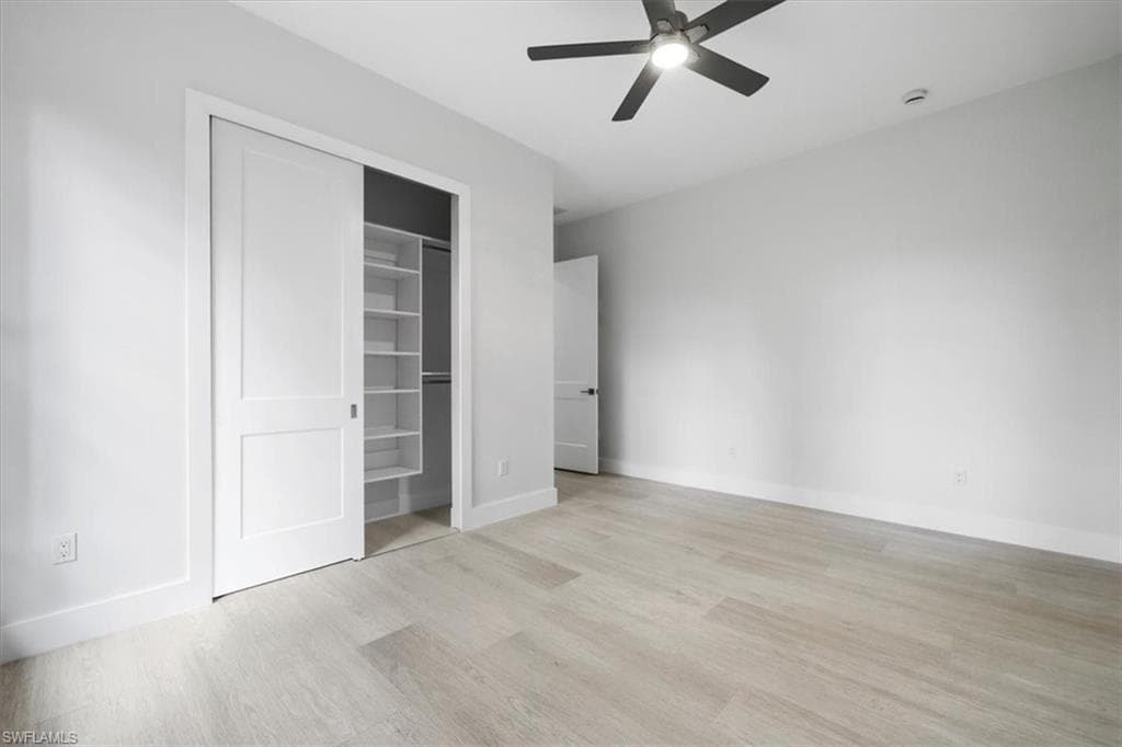 916 22nd Ave NE, Naples, FL 34120-35