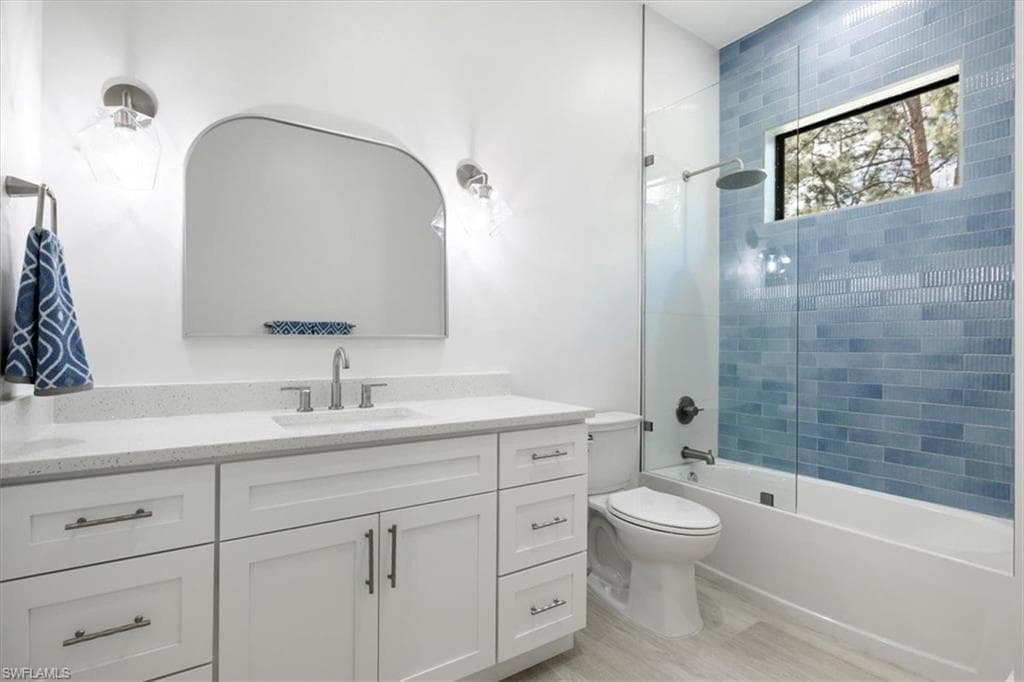 916 22nd Ave NE, Naples, FL 34120-36