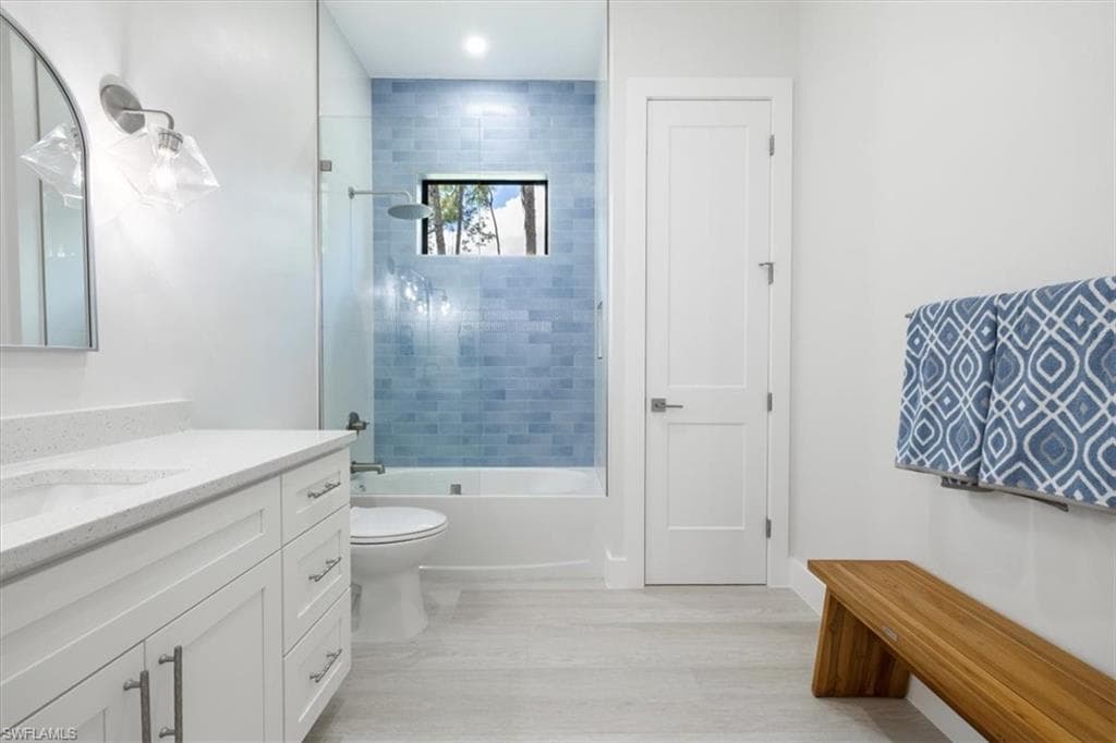 916 22nd Ave NE, Naples, FL 34120-37