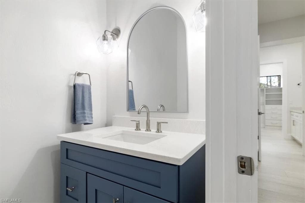 916 22nd Ave NE, Naples, FL 34120-7