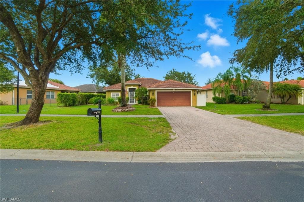 2900 Orange Grove Trl, Naples, FL 34120-3