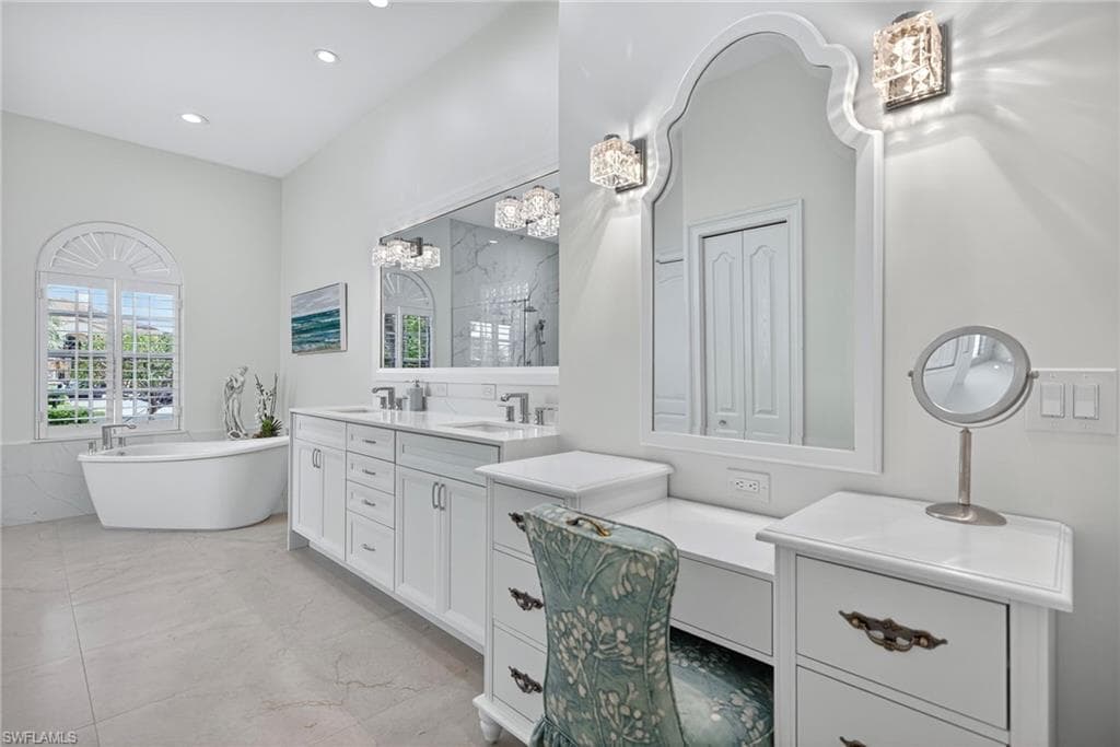 4577 Lighthouse Ln, Naples, FL 34112-17