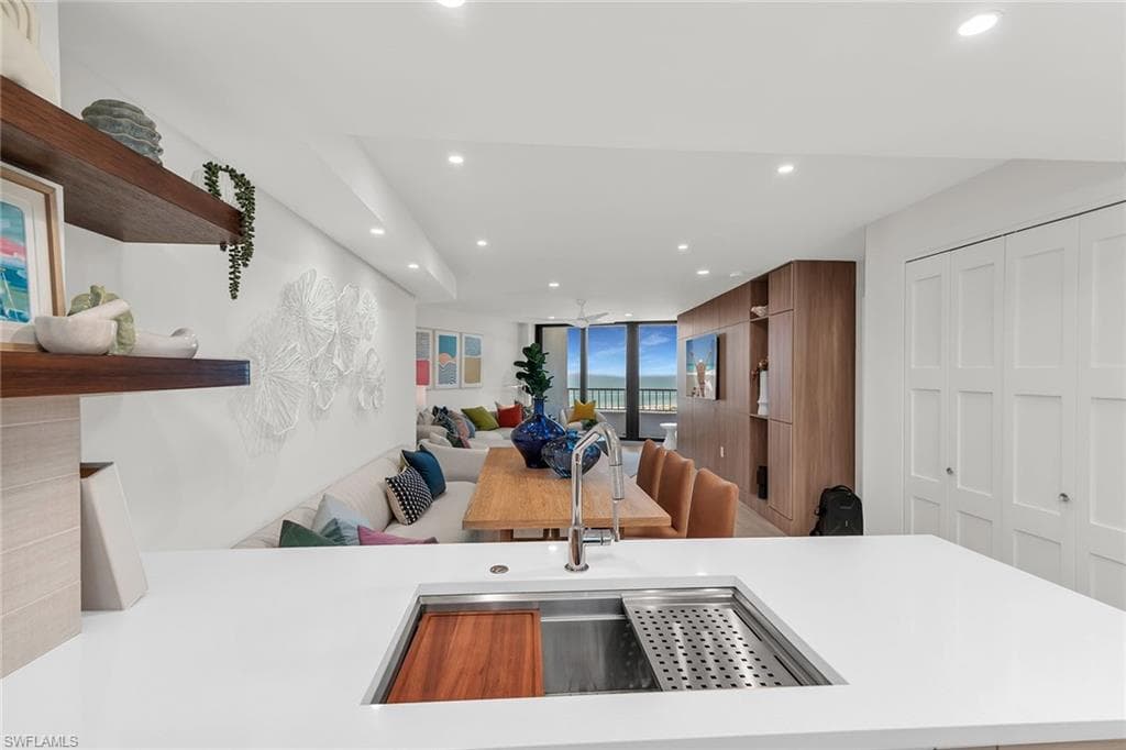 320 Seaview Ct 2001, Marco Island, FL 34145-10