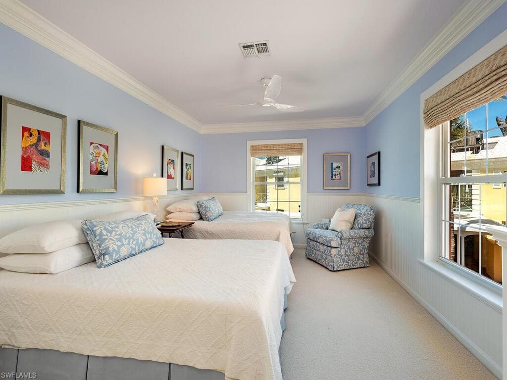 2401 Gulf Shore Blvd N Villa 6, Naples, FL 34103-12