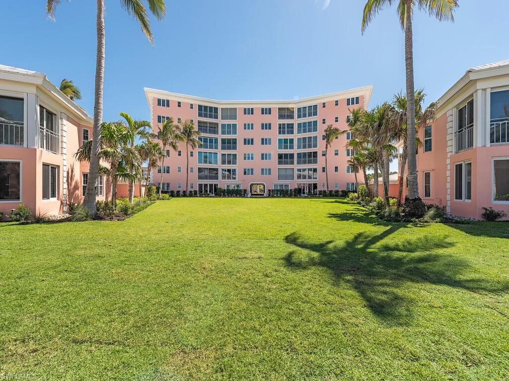 2401 Gulf Shore Blvd N Villa 6, Naples, FL 34103-15