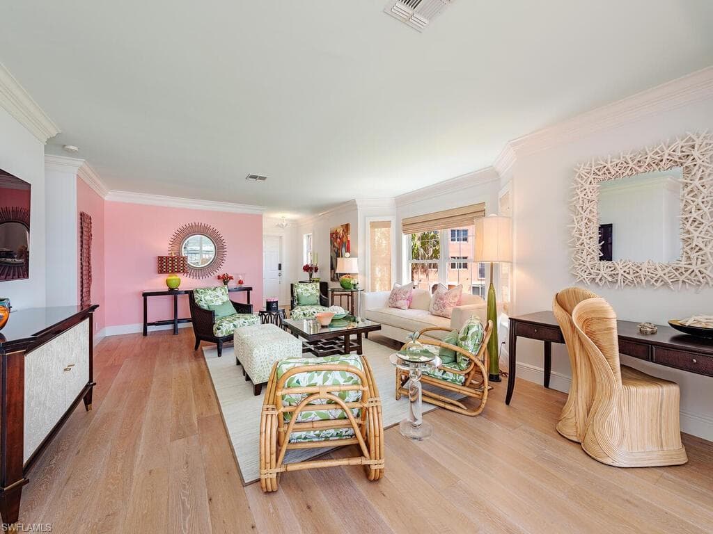 2401 Gulf Shore Blvd N Villa 6, Naples, FL 34103-5