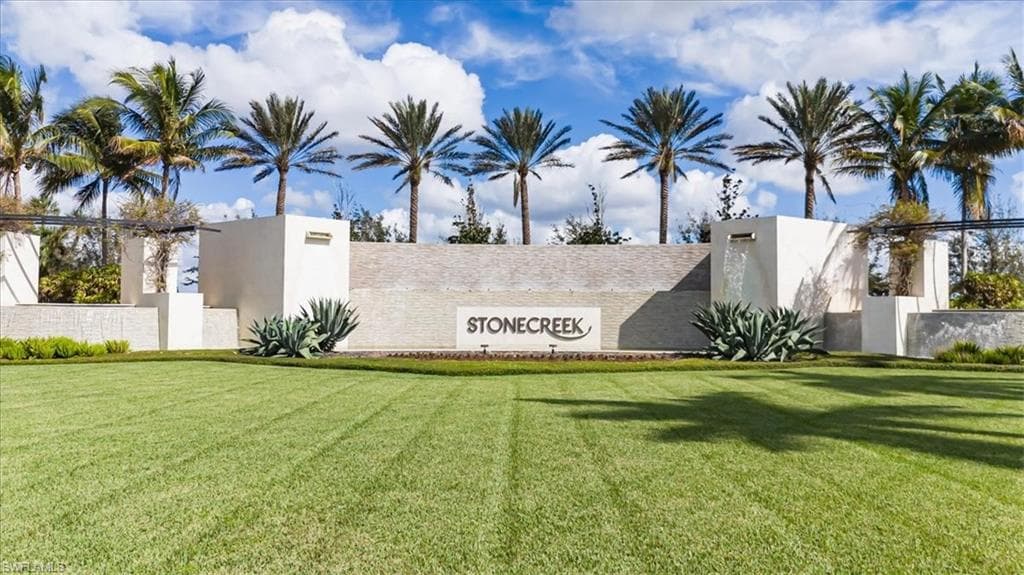 4172 Crescent Ct, Naples, FL 34119-38