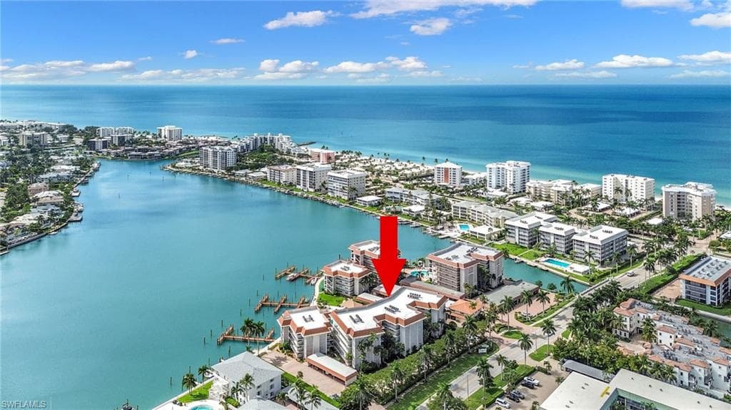 222 Harbour Dr 310, Naples, FL 34103-25