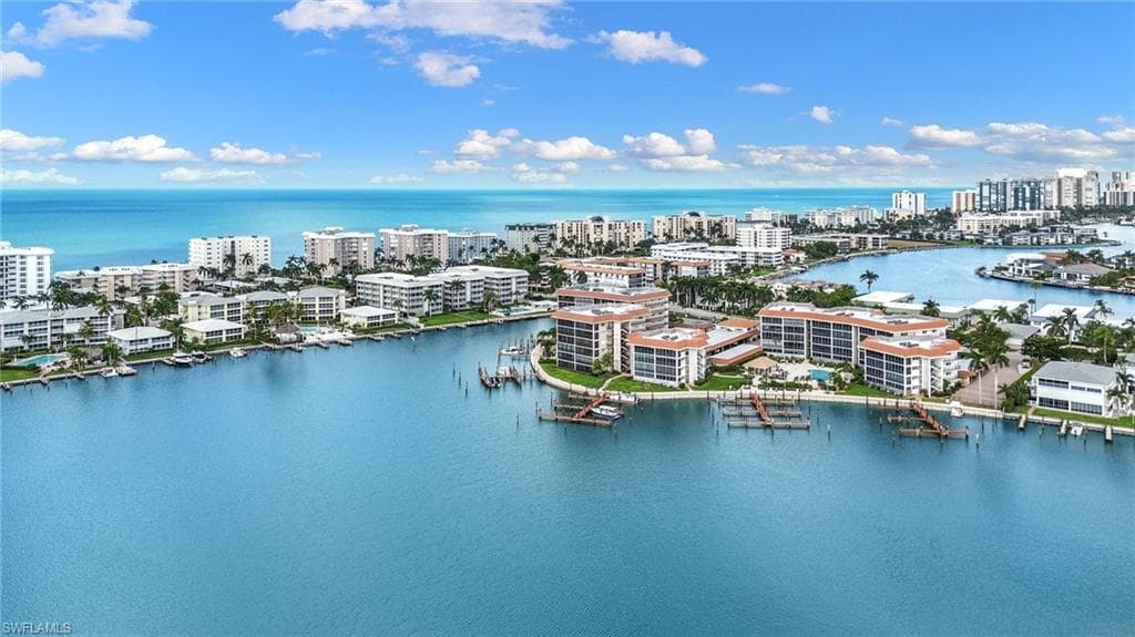 222 Harbour Dr 310, Naples, FL 34103-30